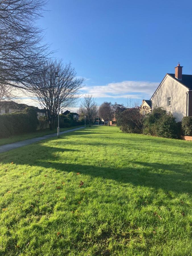 Entire Terraced Two Story Redbrick House With Parking In Secluded Cul De Sac Villa Dublin Exterior foto