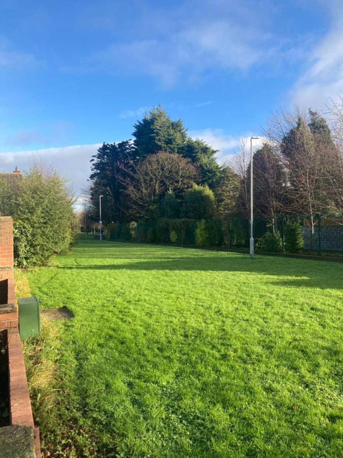 Entire Terraced Two Story Redbrick House With Parking In Secluded Cul De Sac Villa Dublin Exterior foto