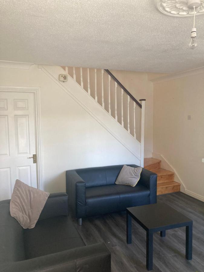 Entire Terraced Two Story Redbrick House With Parking In Secluded Cul De Sac Villa Dublin Exterior foto