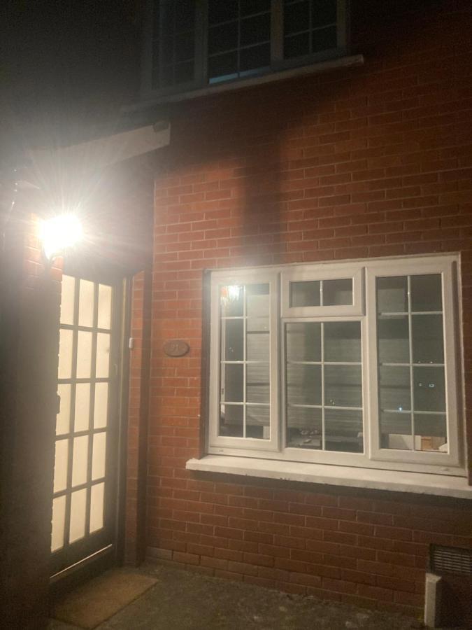 Entire Terraced Two Story Redbrick House With Parking In Secluded Cul De Sac Villa Dublin Exterior foto