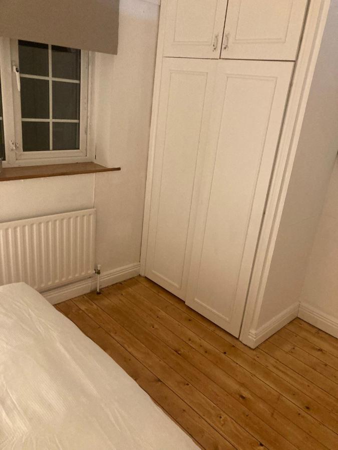 Entire Terraced Two Story Redbrick House With Parking In Secluded Cul De Sac Villa Dublin Exterior foto